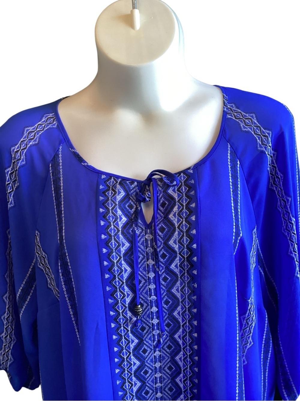 Catherines Plus Size 22/24 2X Blue Printed Tie-Neck Peasant Tunic - Picture 6 of 7